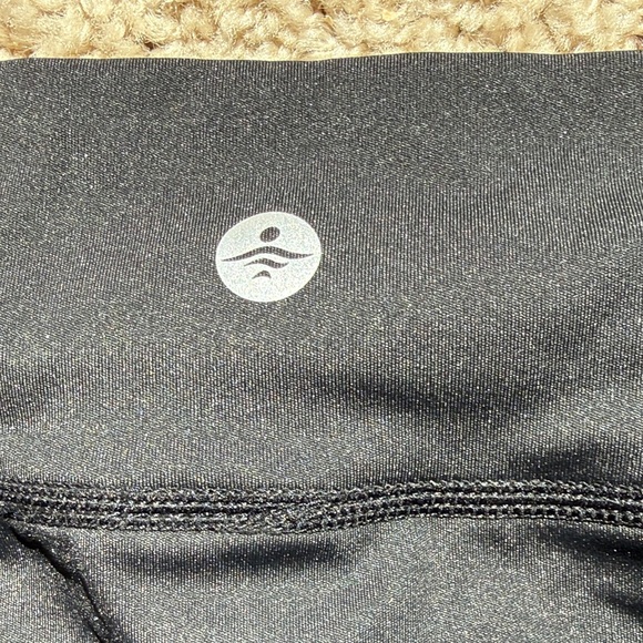 Halara High-Waist Black Women’s Active Shorts with Side Pockets - Picture 6 of 7